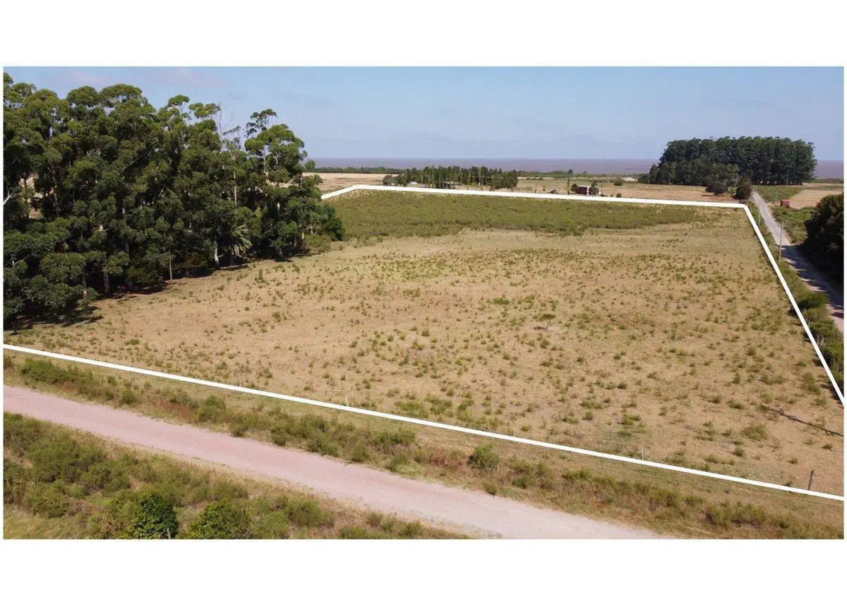 Terreno en VENTA, playa Matamora excelente esquina 1