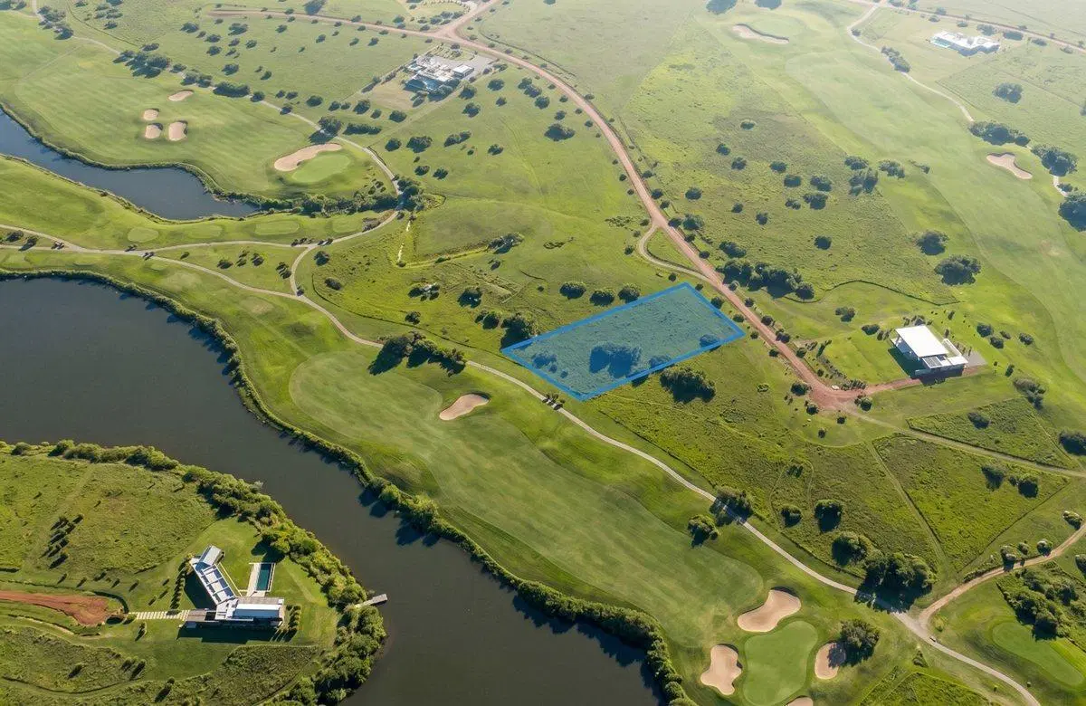 Lote Premium en Venta en El Carmelo Golf - 3.800m2 3