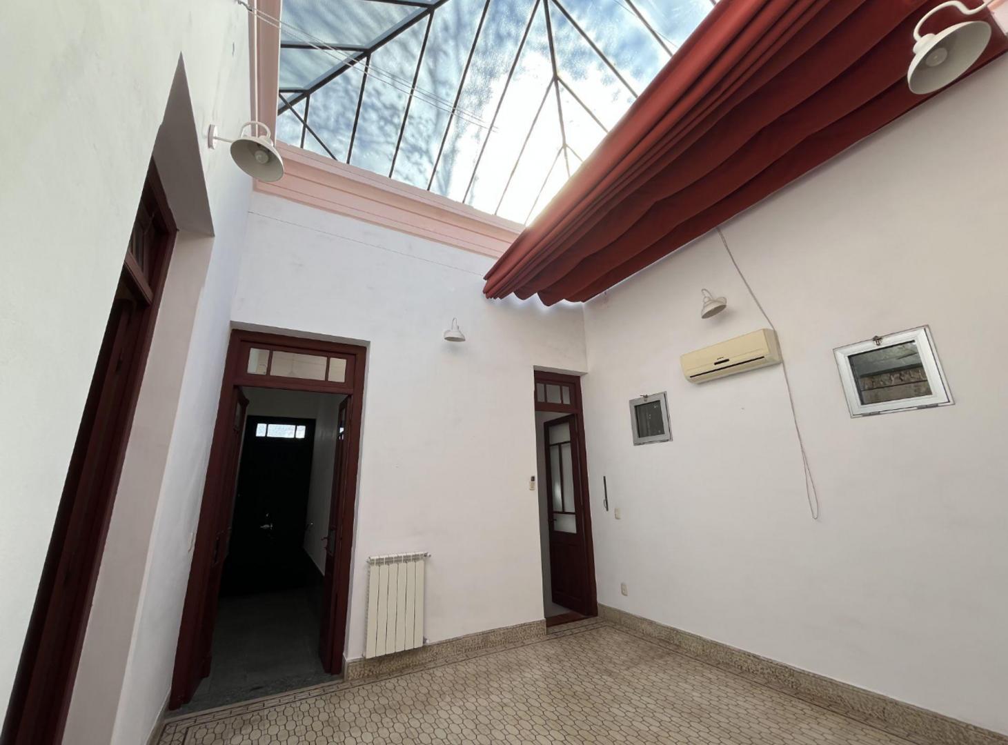 Foto de Casa 8 ambientes en alquiler en Colonia con garaje, imagen 3