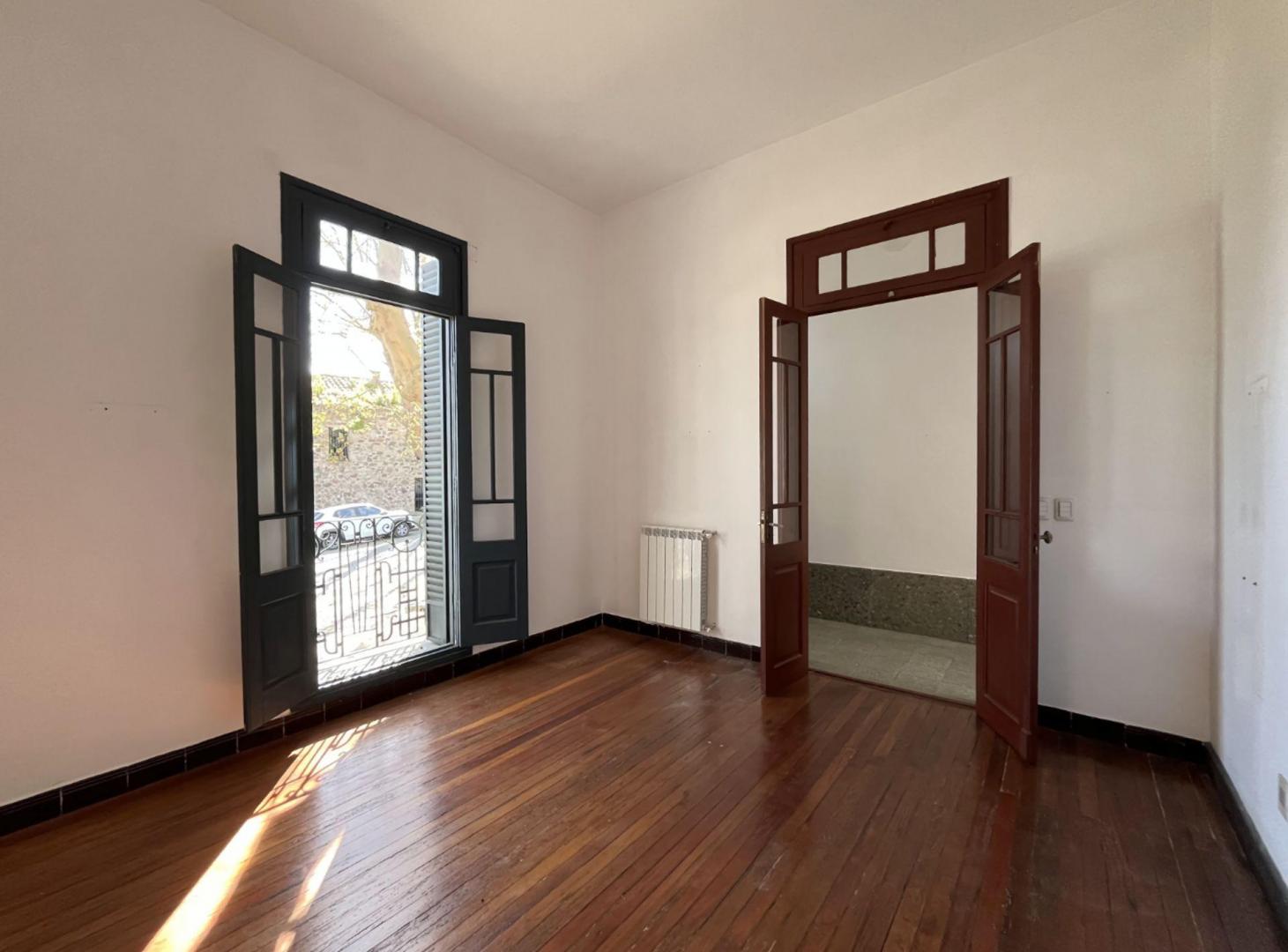 Foto de Casa 8 ambientes en alquiler en Colonia con garaje, imagen 2