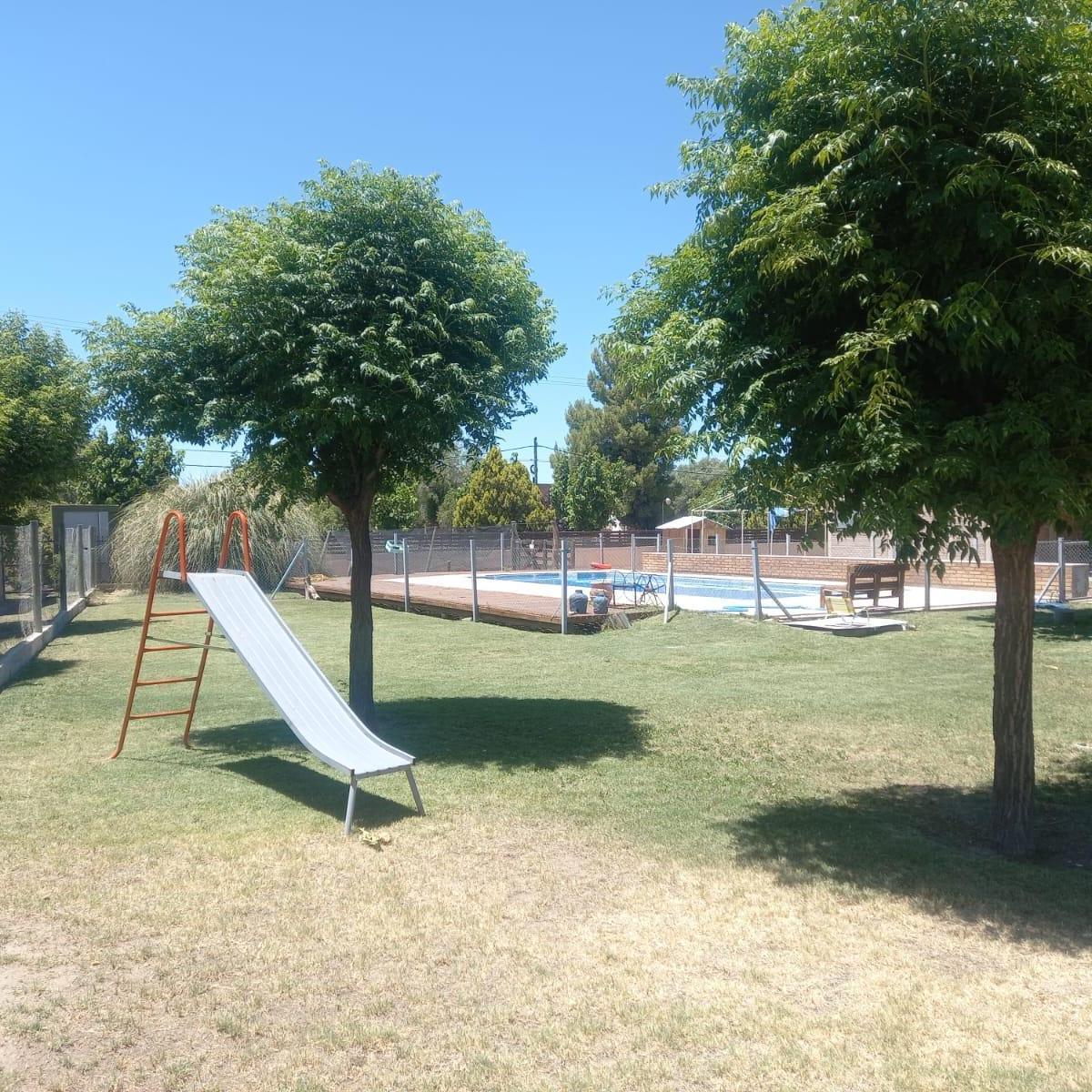 La Mejor Combinación de Casa y Gran Quincho con Cabaña! 5