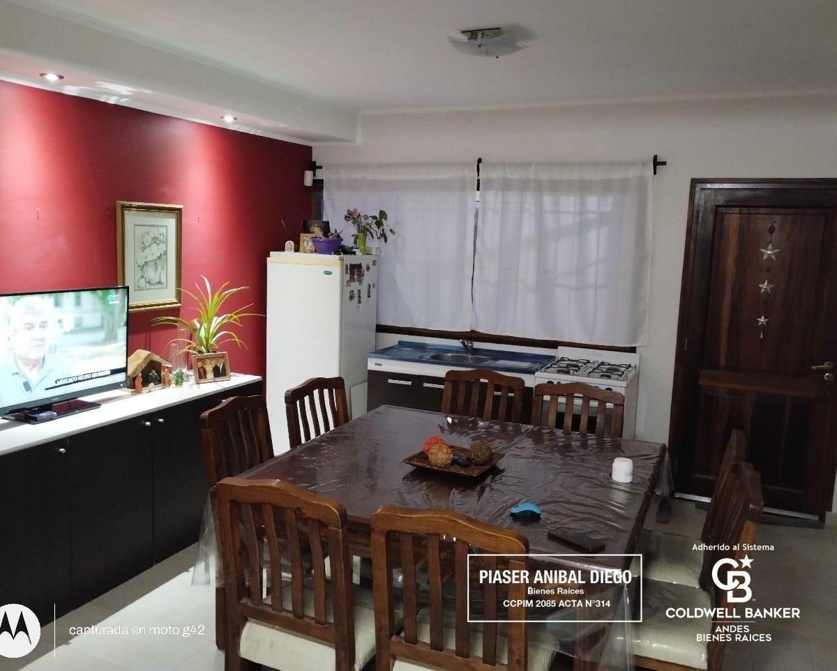Casa Impecable con Departamento 3
