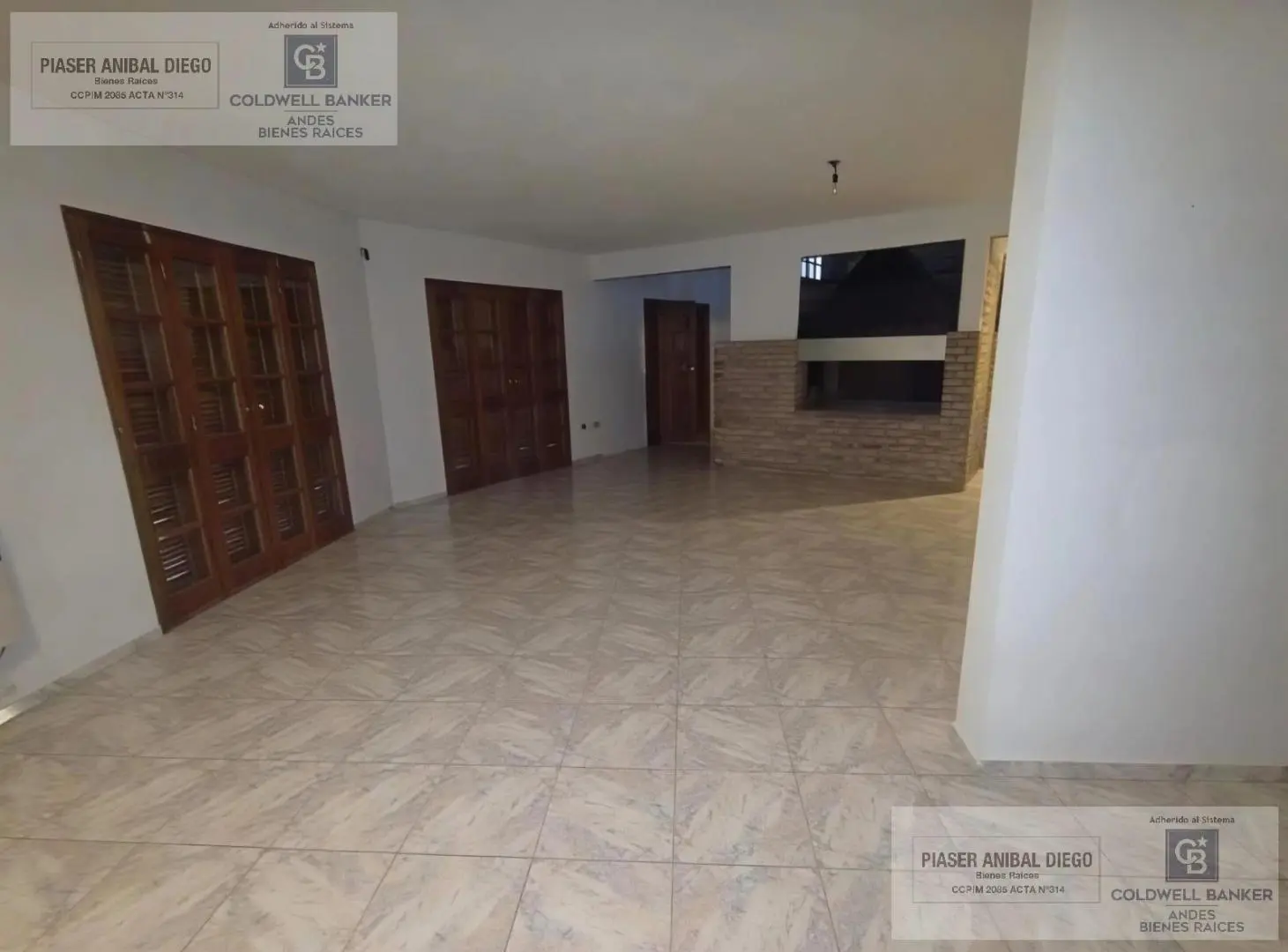 Chalet Premium en San Rafael: 4 Dormitorios · 7.000 m² de Parque Privado · 600 m² 3