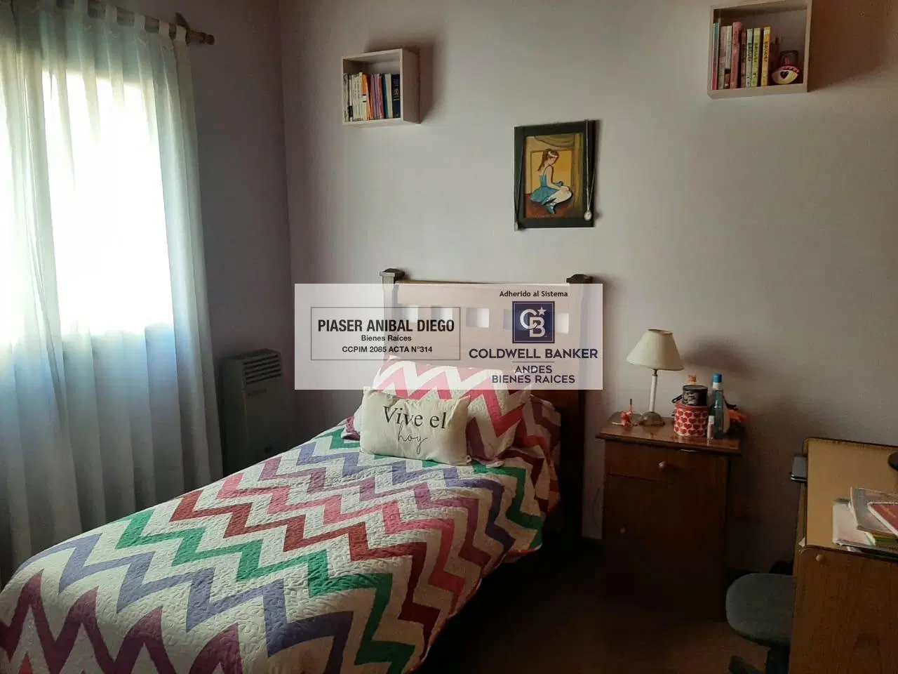 casa 3 dormitorios en esquina frente a una plaza zona muy tranquila 4