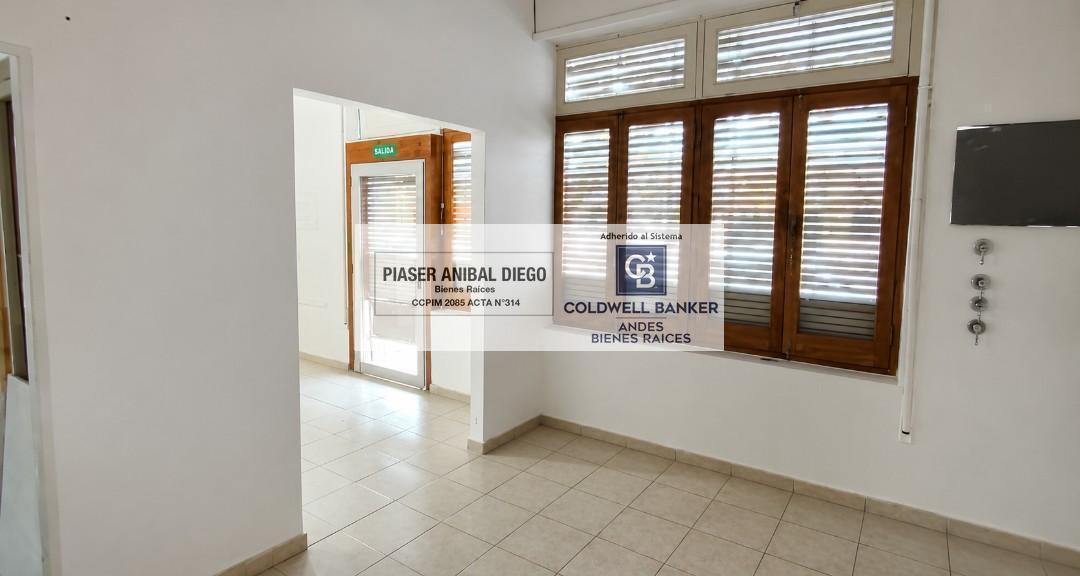 Foto de Casa y consultorios múltiples, imagen 1