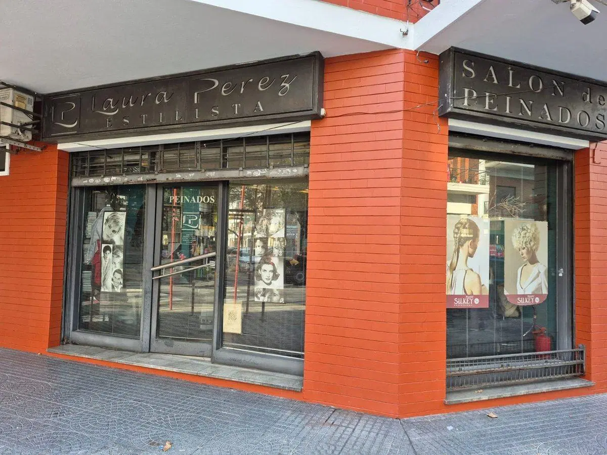 Venta local, alto flujo actualmente peluqueria 5