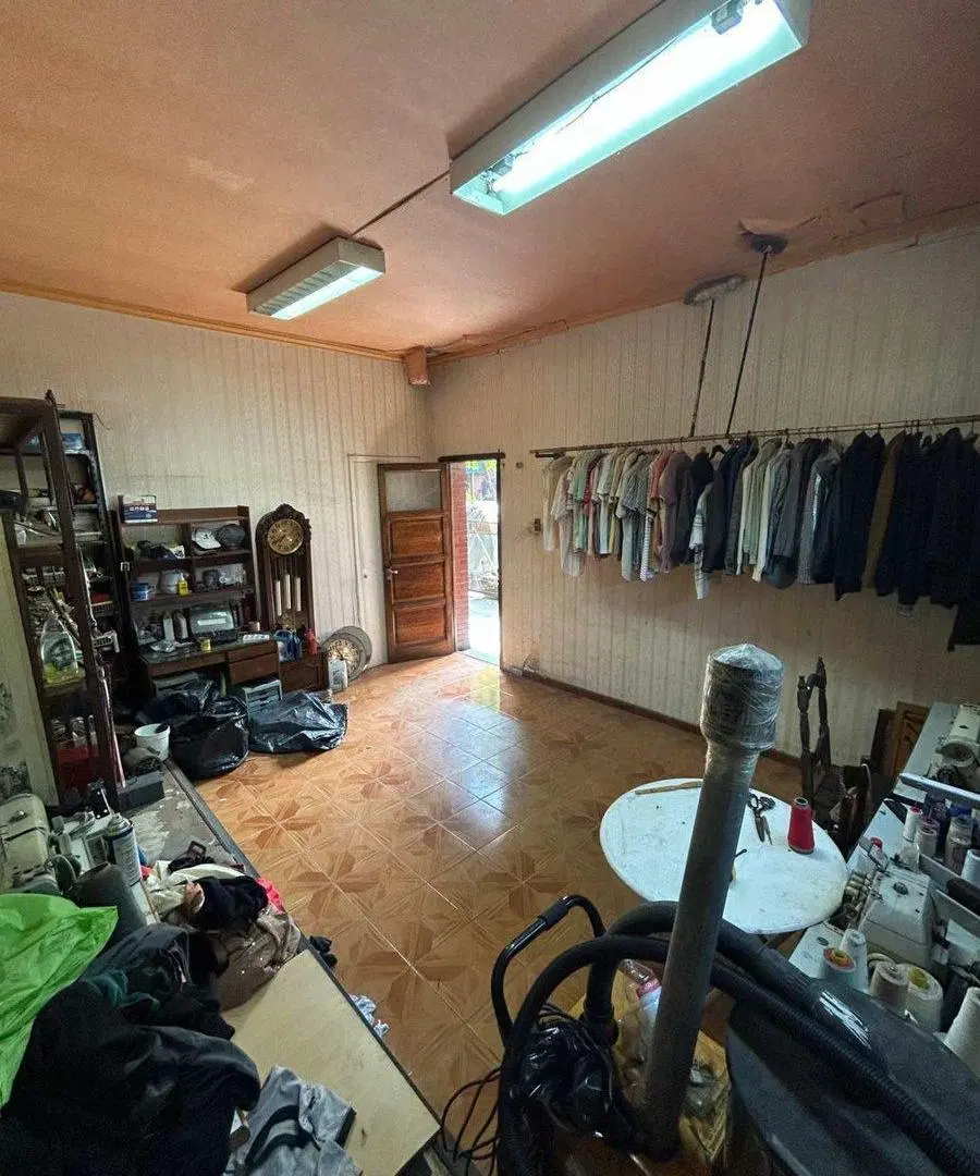 VENTA de CASA con DEPOSITO en Parque Chacabuco 4