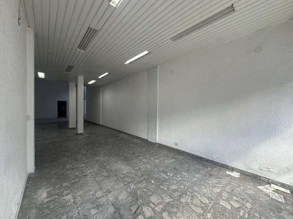 ALQUILER DE LOCAL 140M2 EN AV. CABILDO 4