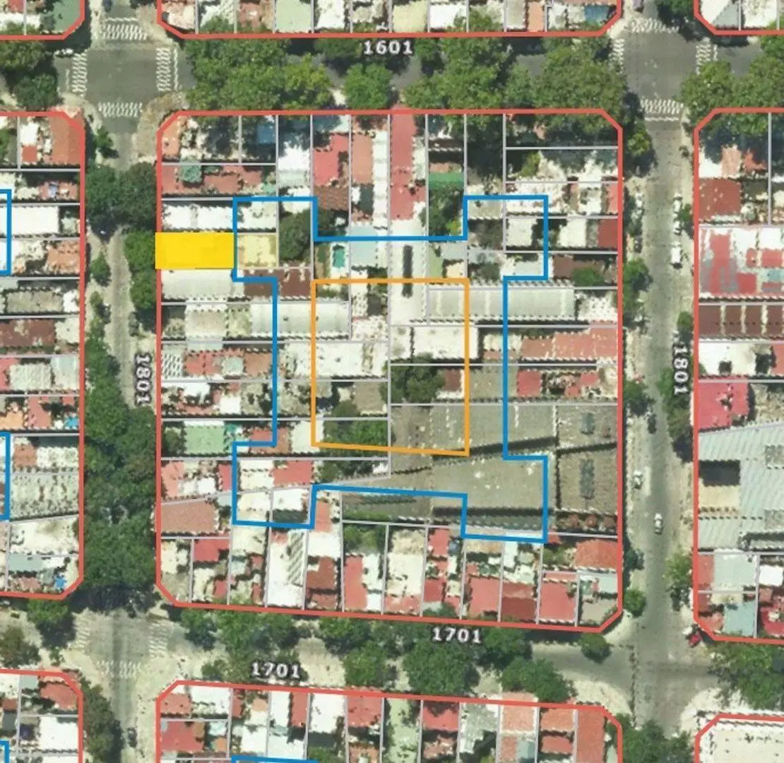 VENTA de CASA CON LOTE PROPIO en Parque Chacabuco 4