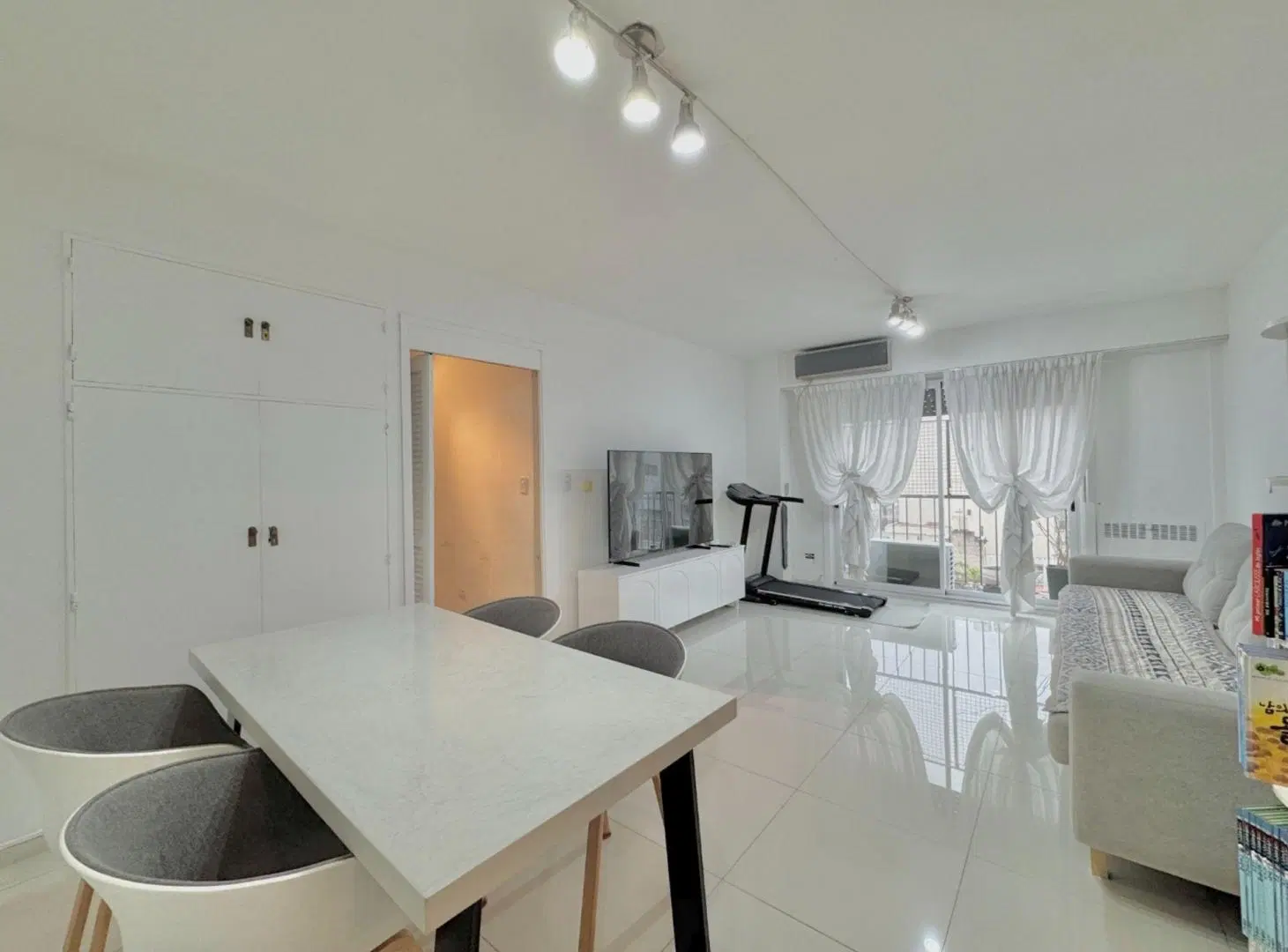 DEPTO 4 AMB EN VENTA COCHERA SEG 24HS CHACABUCO 3