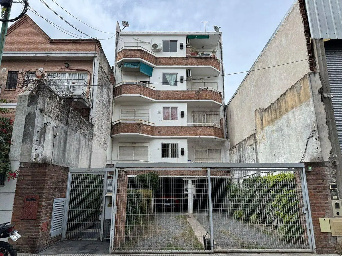 MONOAMBIENTE EN FLORESTA CON GRAN CONECTIVIDAD 4