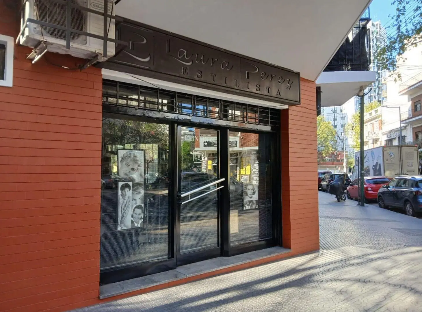 Venta local, alto flujo actualmente peluqueria 3