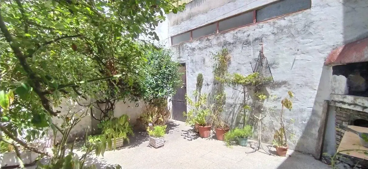 Venta Casa 4 amb + Galpón 8