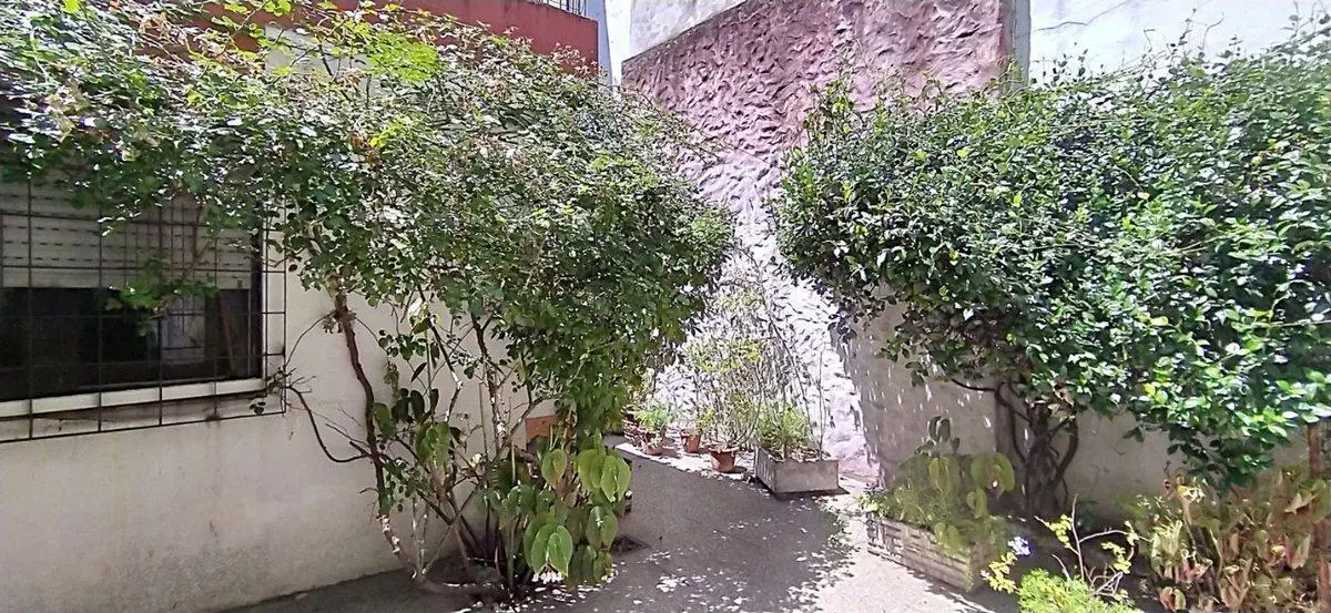Venta Casa 4 amb + Galpón 5
