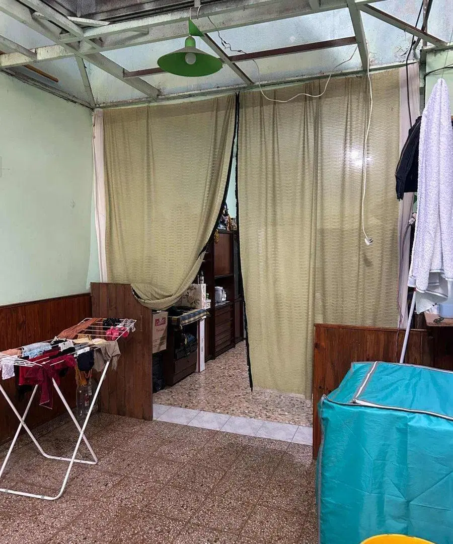 VENTA de CASA CON LOTE PROPIO en Parque Chacabuco 2