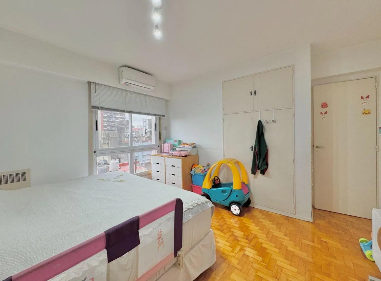DEPTO 4 AMB EN VENTA COCHERA SEG 24HS CHACABUCO 3