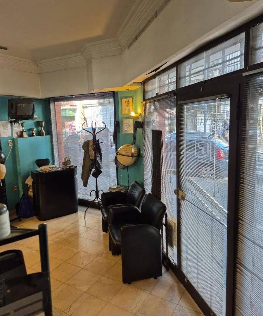 Venta local, alto flujo actualmente peluqueria 5