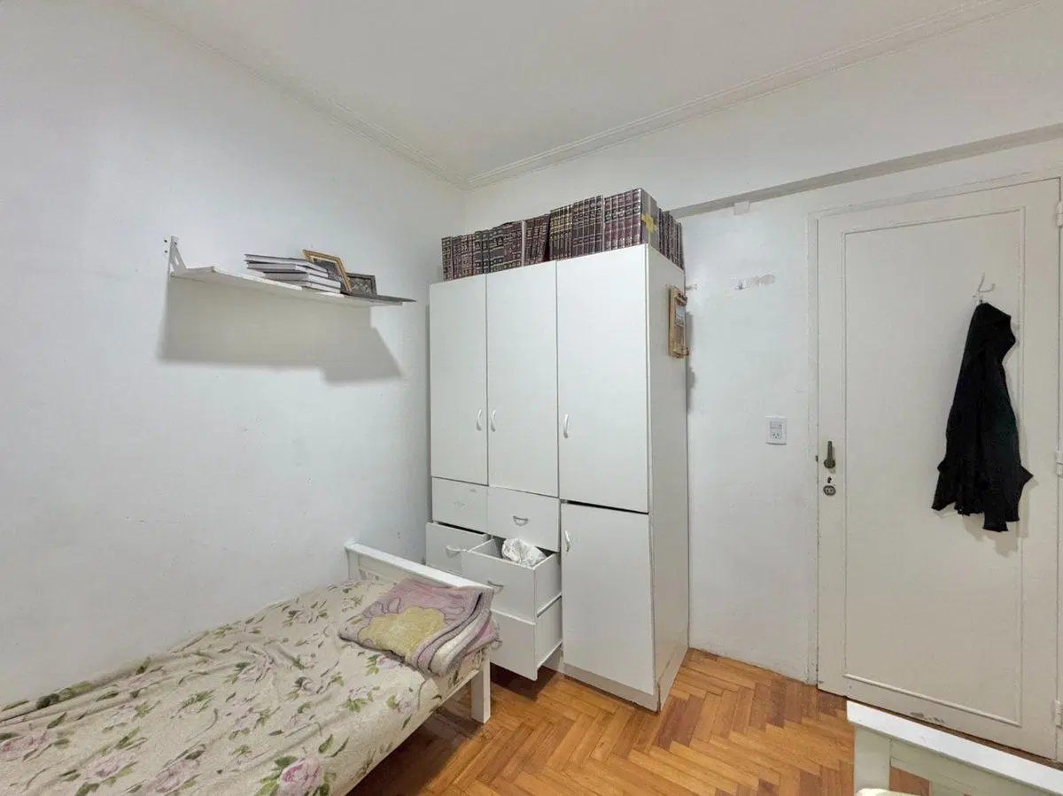 DEPTO 4 AMB EN VENTA CON DEPEND ILUMINADO AL FRENT 5