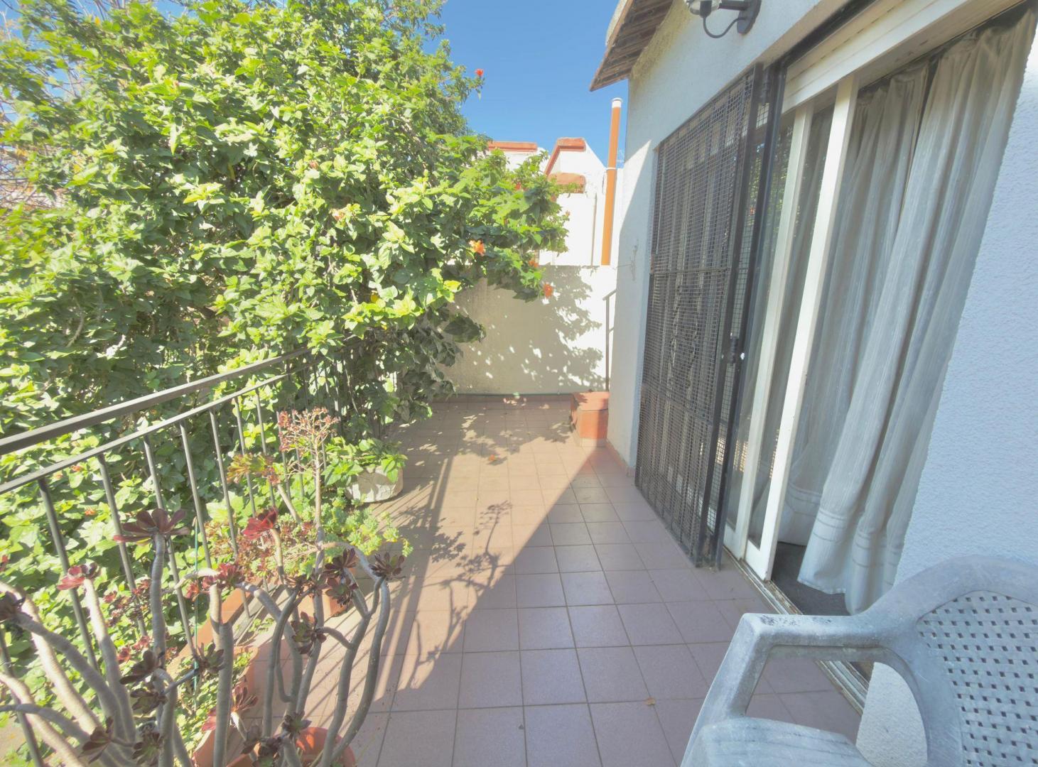 Foto de VENTA CASA 4 AMBIENTES C/ TERRAZA COCHERA Y LAVADE, imagen 5