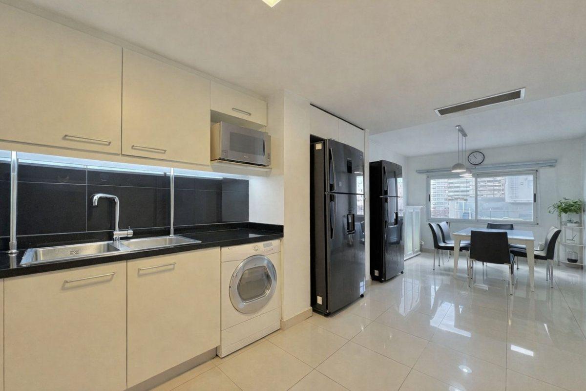 Foto de VENTA DPTO EN FLORES 6AMB 2COCH FULL AMNTS Y DPNDC, imagen 4