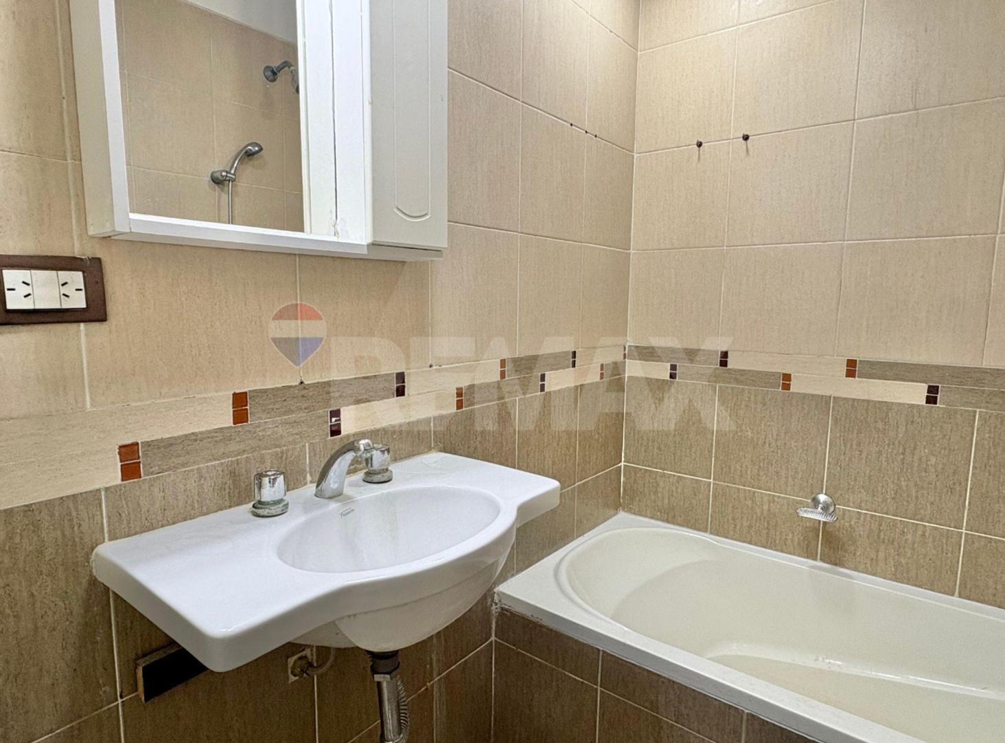 Foto de VENTA DEPARTAMENTO 2 AMBIENTES AL FRENTE C/ BALCON, imagen 5