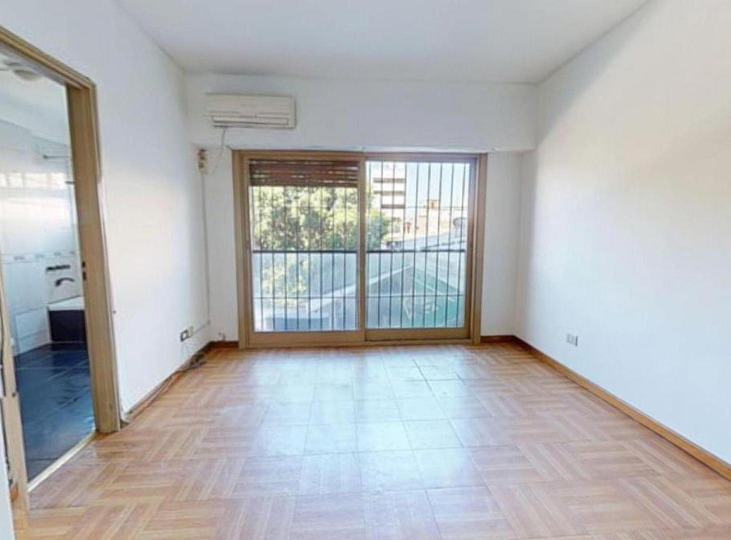 Foto de Venta Departamento 4 Ambientes Flores Cochera Balc, imagen 2