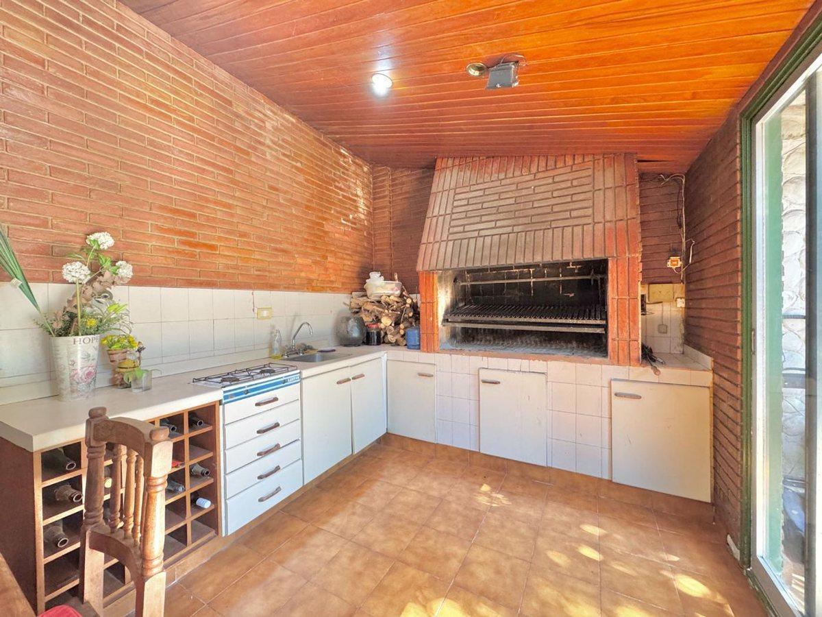 Foto de VENTA CASA 8 AMBIENTES FLORES, imagen 2