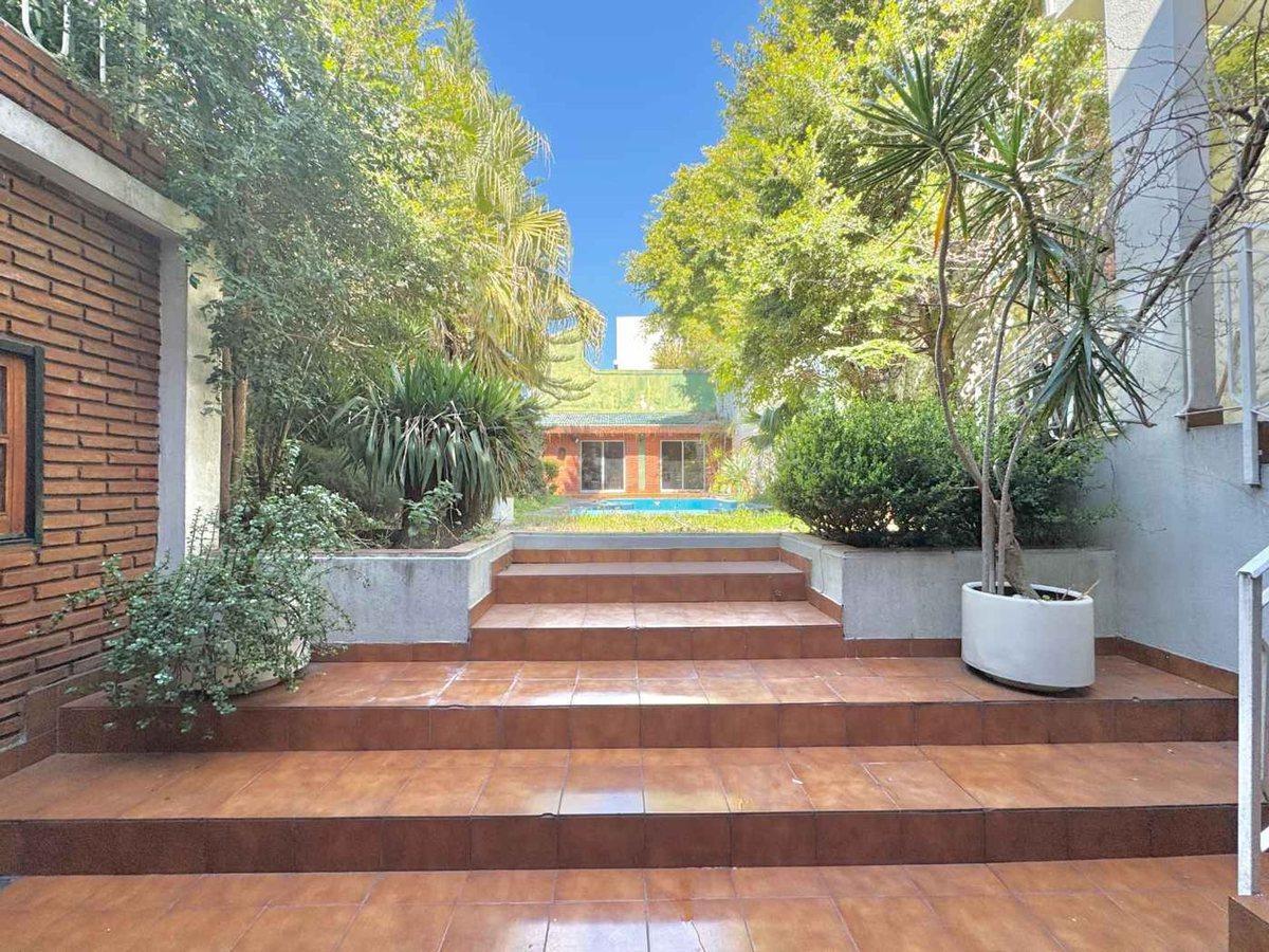 Foto de VENTA CASA 8 AMBIENTES FLORES, imagen 1