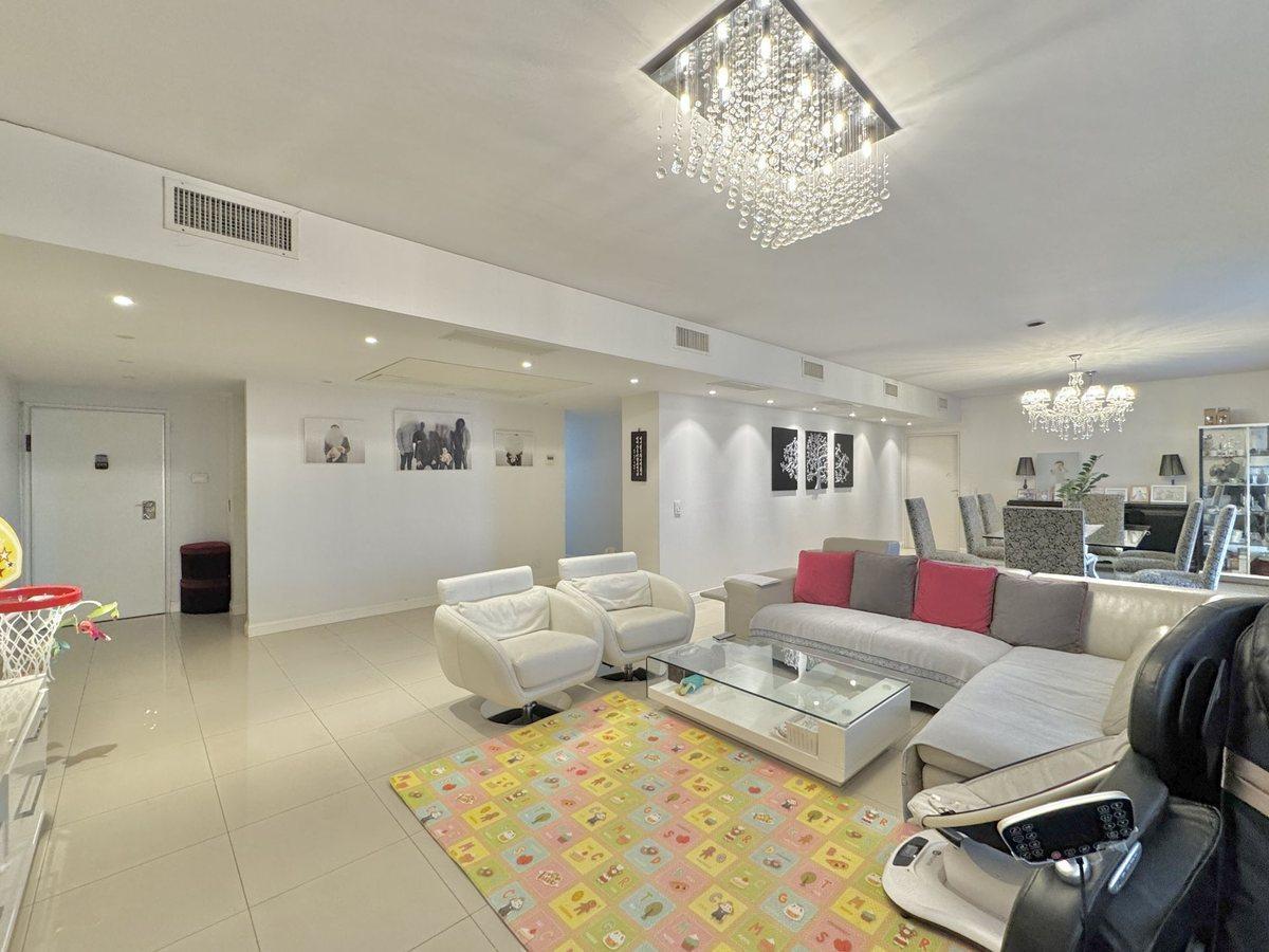 Foto de VENTA DPTO EN FLORES 6AMB 2COCH FULL AMNTS Y DPNDC, imagen 1
