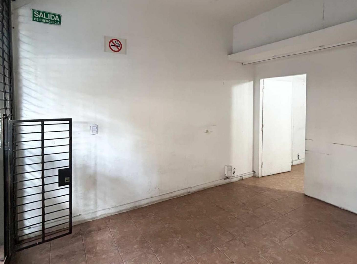 Foto de VENTA de local Comercial en pleno Av. Boyaca, imagen 3