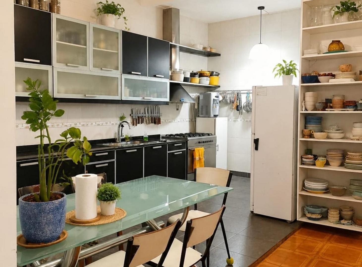 Foto de Venta Casa 6 ambientes (Flores), imagen 2