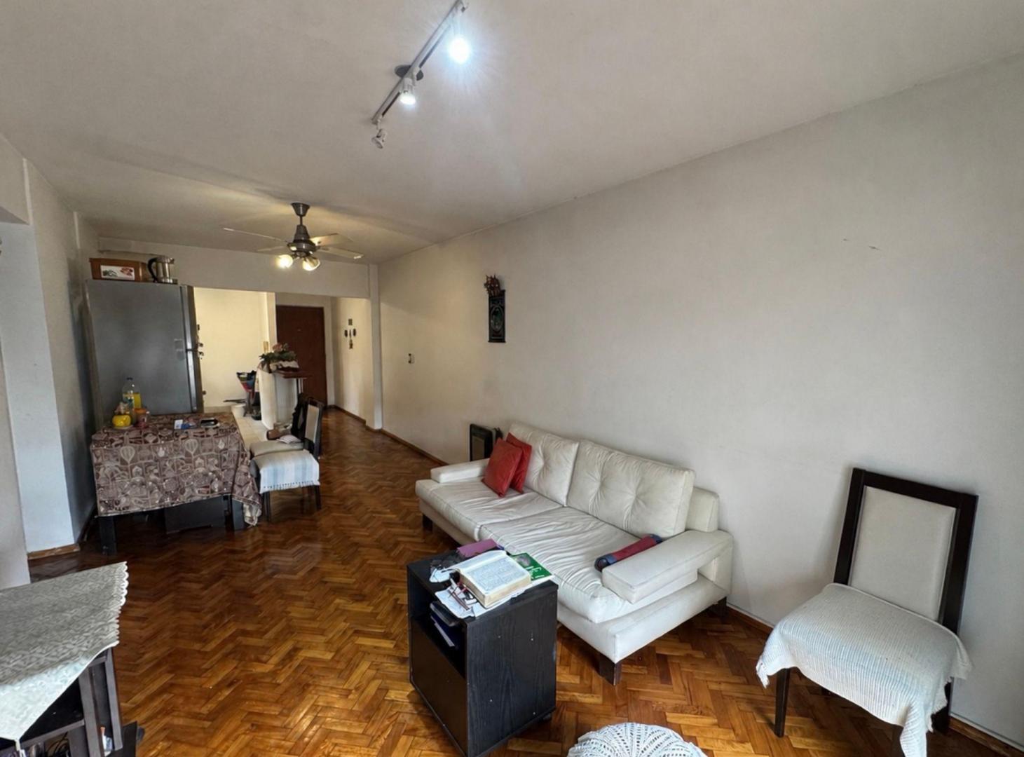 Foto de ¡Oportunidad en Balvanera! 3ambientes MUY LUMINOSO, imagen 2