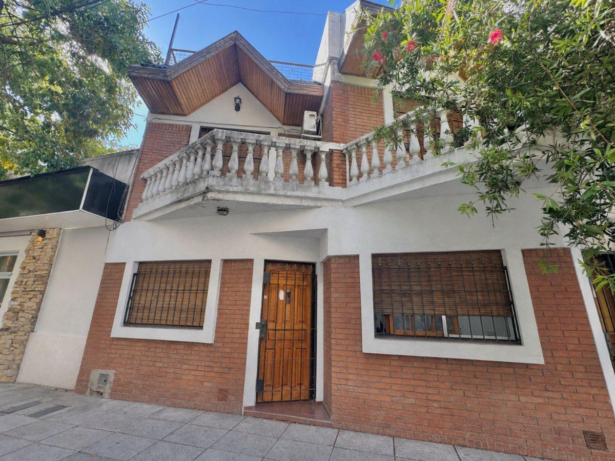 Foto de ALQUILER COMERCIAL PH 3 AMBIENTES ZONA FLORES, imagen 2
