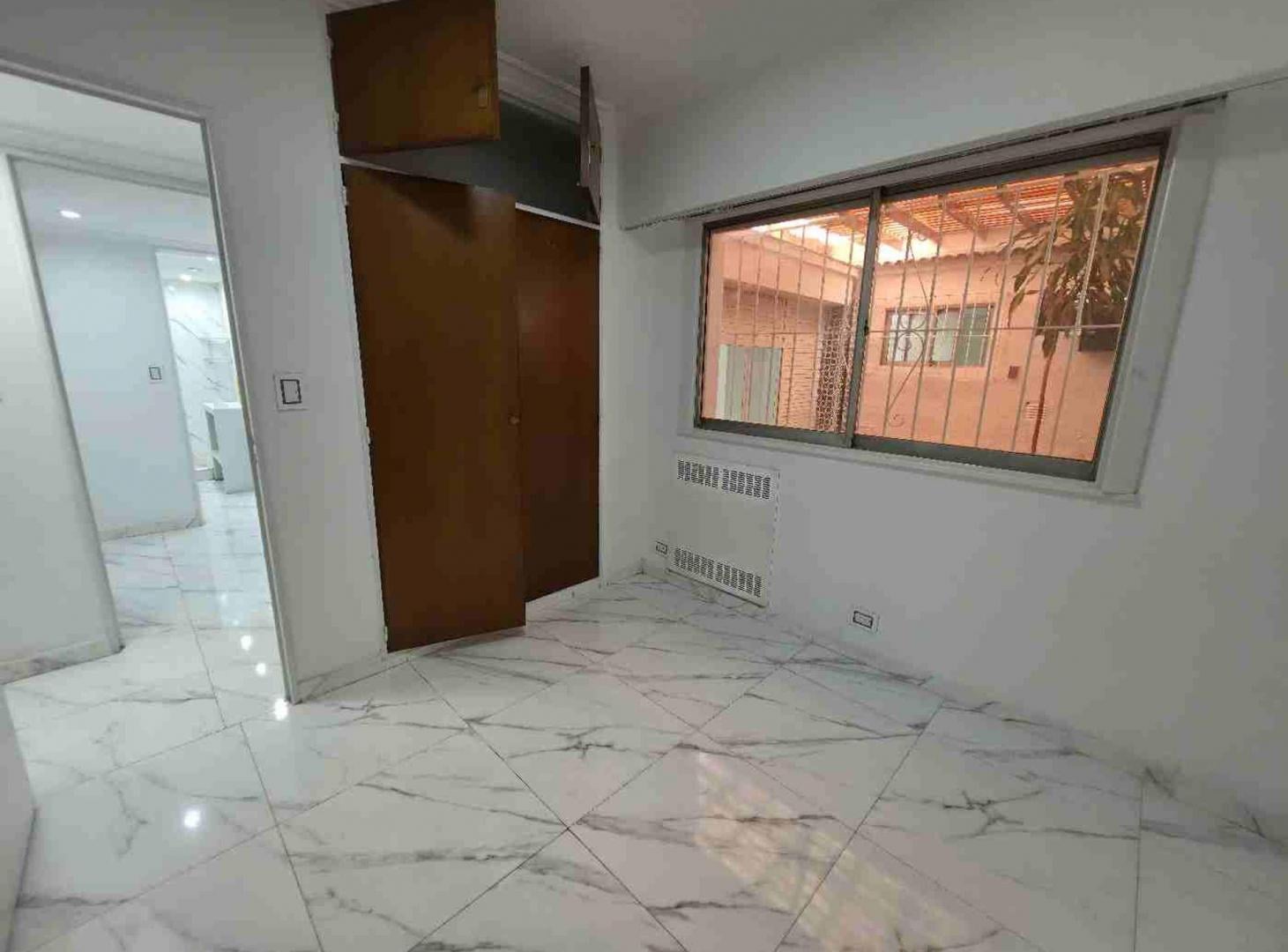 Foto de VENTA DEPARTAMENTO 6 AMBIENTES FLORES TRES PATIOS, imagen 3