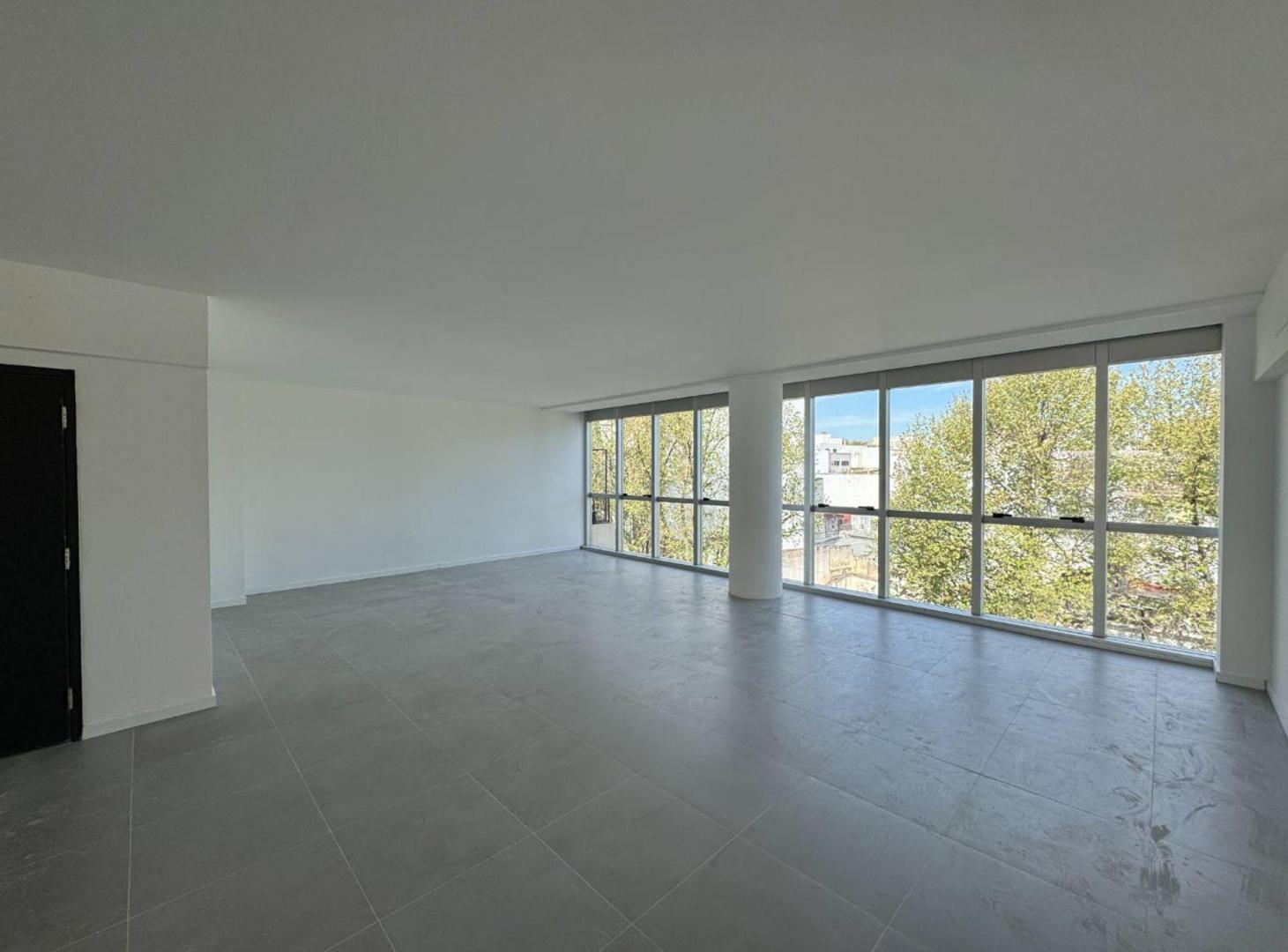 Foto de ALQUILER OFICINA COMERCIAL FLORES PISO ENTERO, imagen 4