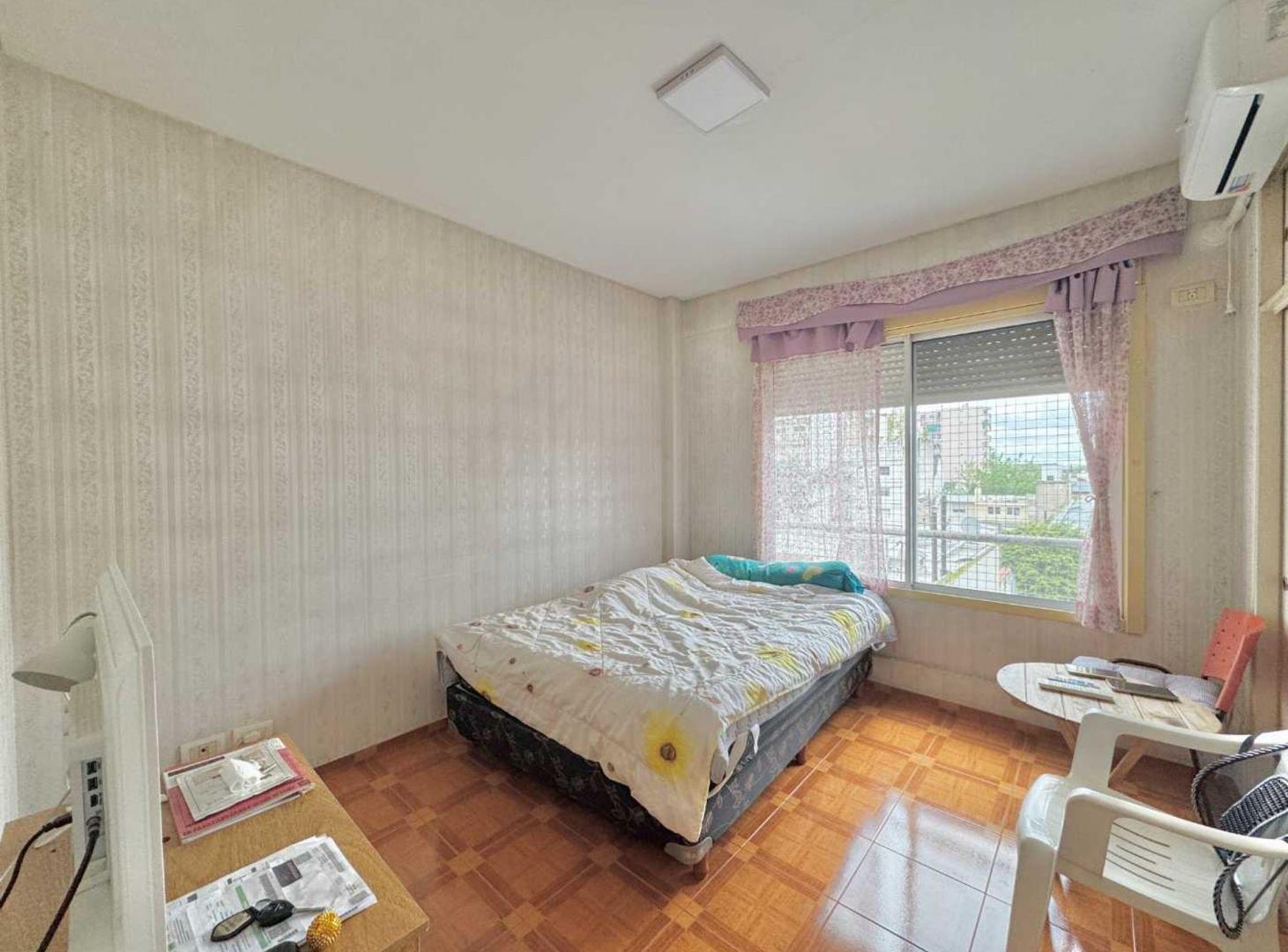 Foto de VENTA DEPARTAMENTO 3 AMBIENTES FLORES COCHERA, imagen 1