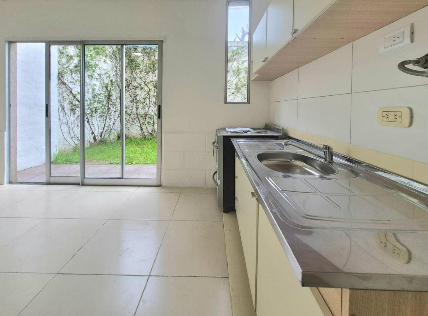 Foto de ALQUILER MONOAMBIENTE CON PATIO VILLA SANTA RITA, imagen 3