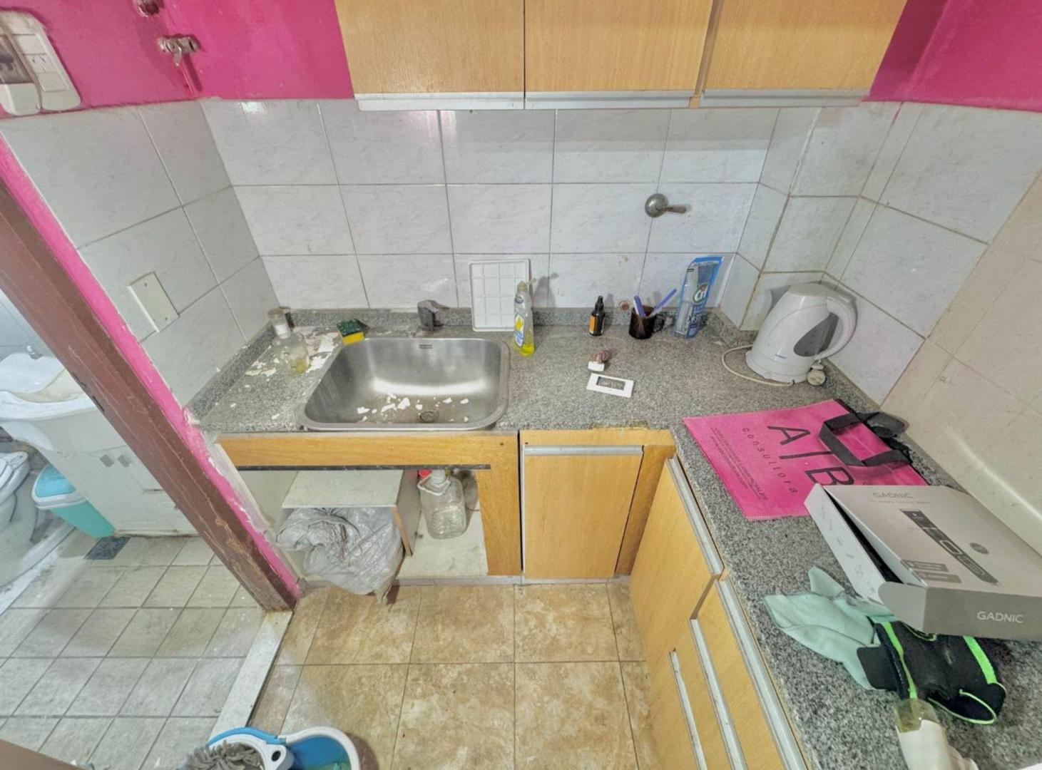 Foto de VENTA LOCAL A LA CALLE EN FLORES SIN EXPENSAS, imagen 4
