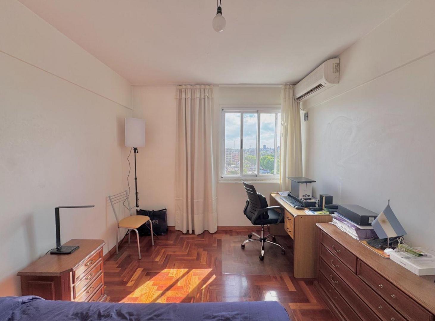 Foto de VENTA DEPARTAMENTO 4 AMBIENTES EN FLORES LUMINOSO, imagen 3