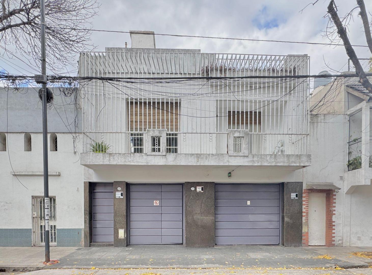 Foto de VENTA DEPÓSITO CON VIVIENDA 4 AMBIENTES EN ALMAGRO, imagen 2