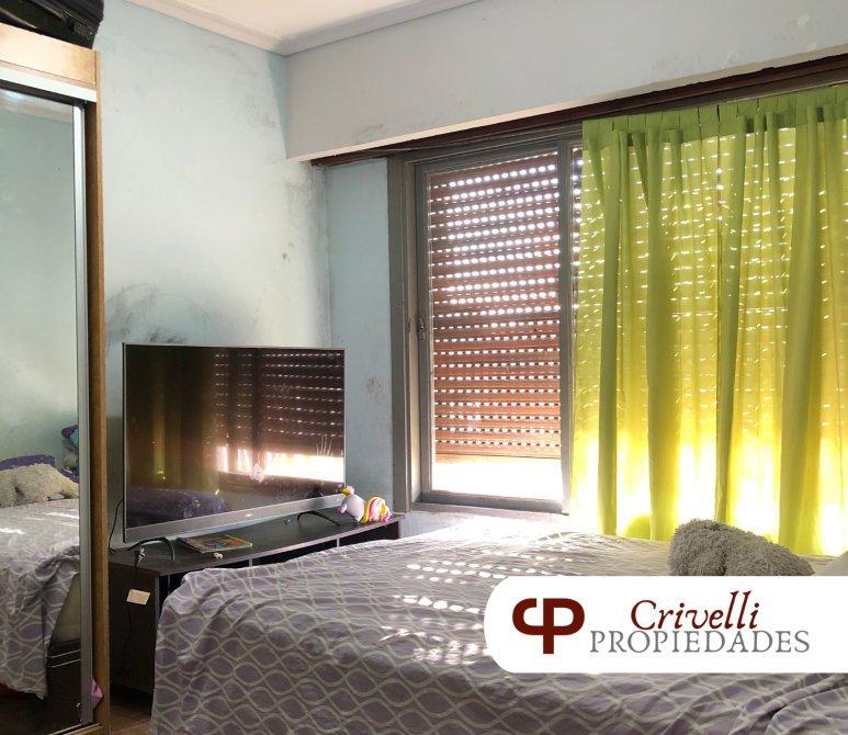 VENTA | Inmueble con dos departamentos + Local y Garage cubierto