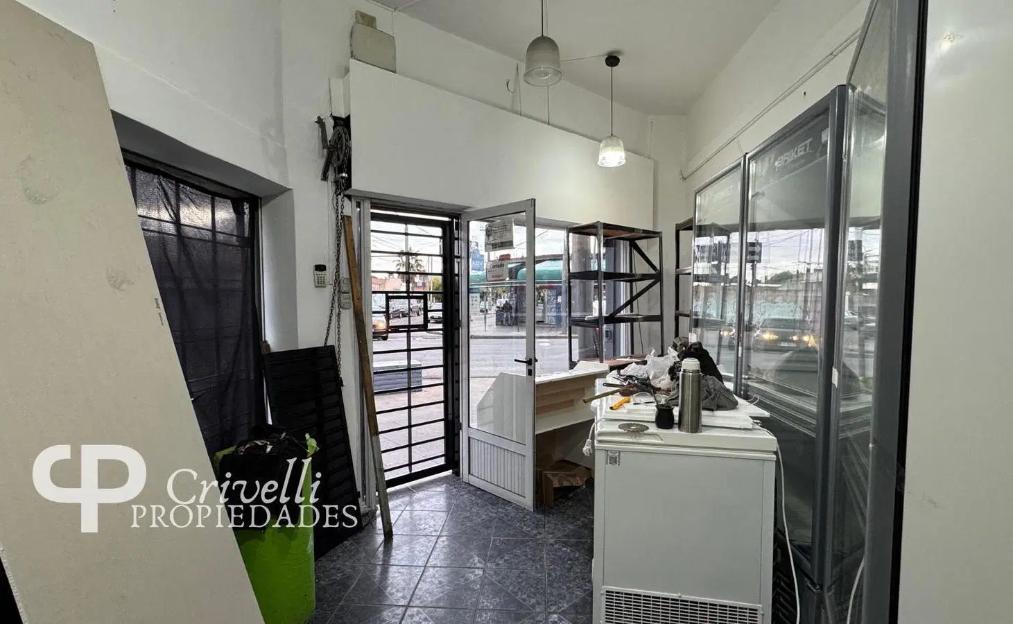 VENTA | 2 locales en centro comercial 4