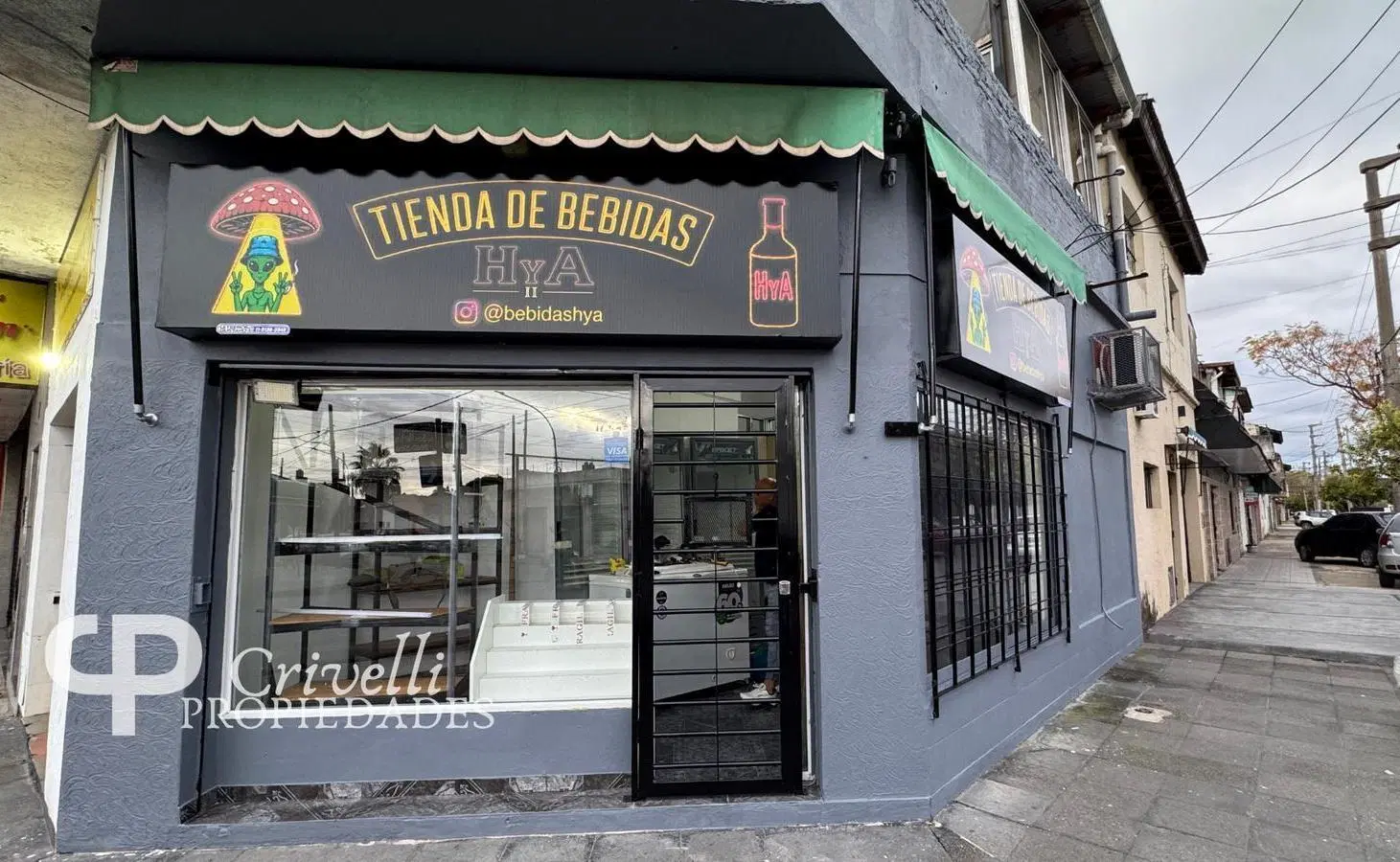 VENTA | 2 locales en centro comercial 5