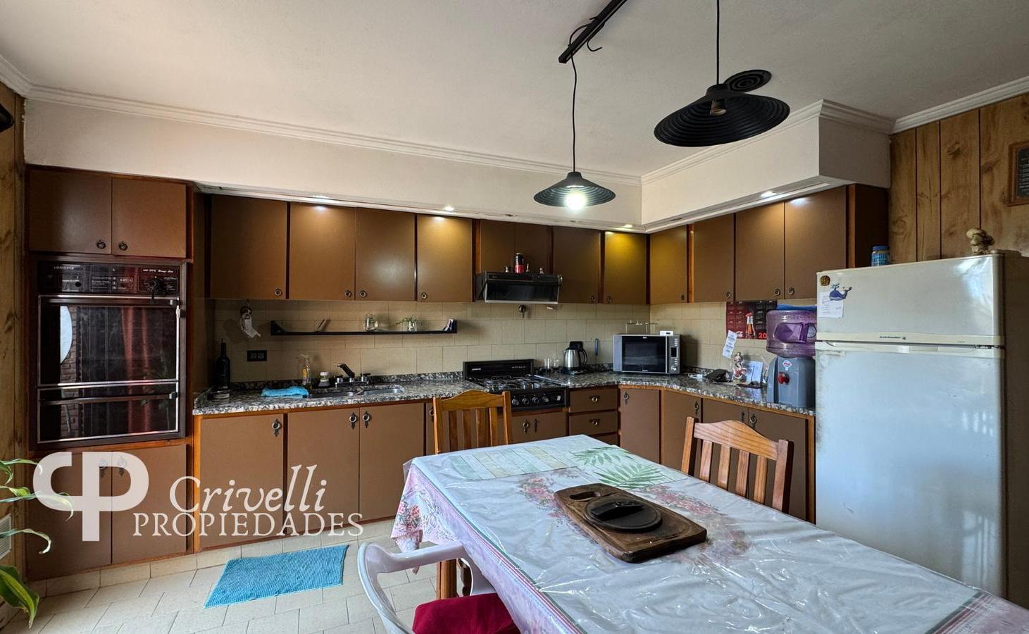 Foto de VENTA | Casa multifamiliar con 6 dormitorios y fondo libre, imagen 1
