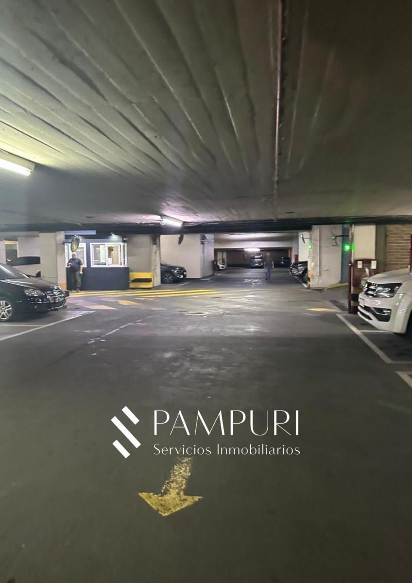 VENTA EXCELENTE Cochera Fija en Galería Jardín