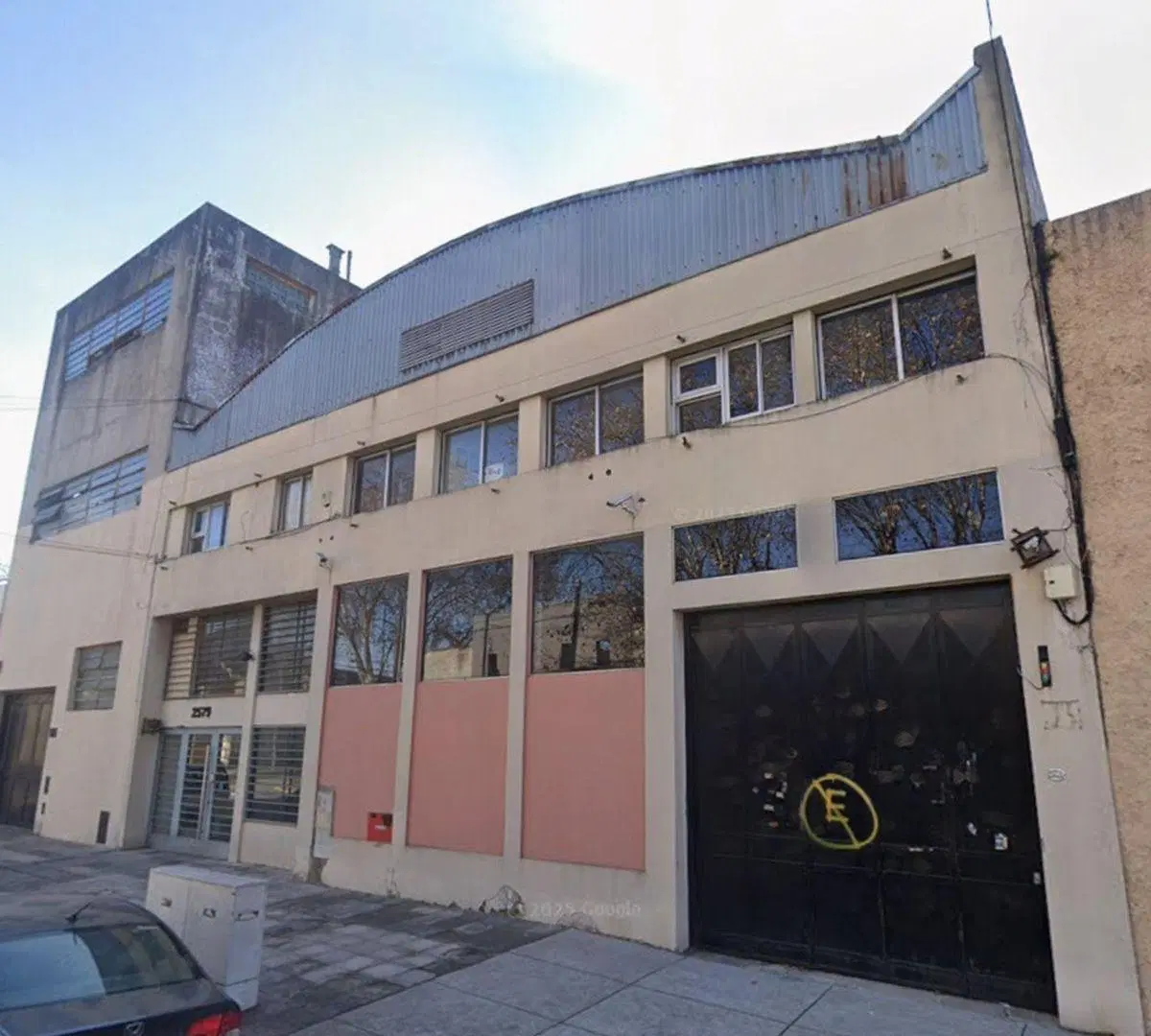 DEPOSITO CON OFICINAS EN VENTA EN DEVOTO 4