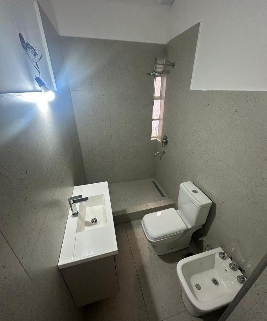 Foto de PH renovado 3 ambientes y medio con terraza en venta en Villa Santa Rita, imagen 4