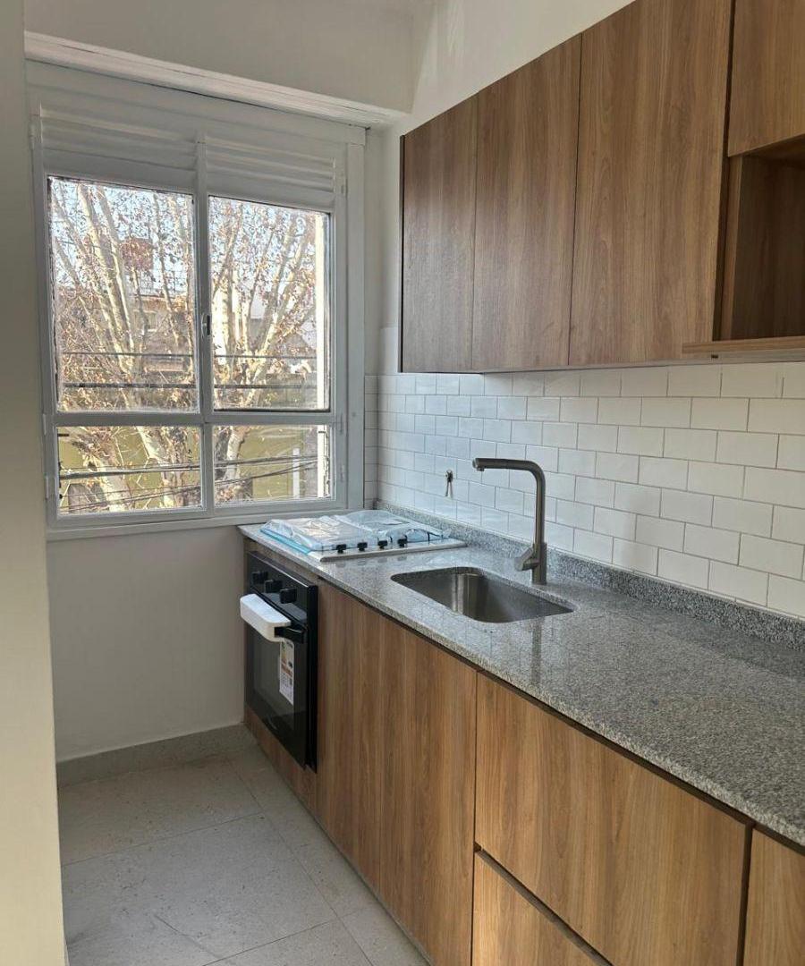 Foto de PH renovado 3 ambientes y medio con terraza en venta en Villa Santa Rita, imagen 1