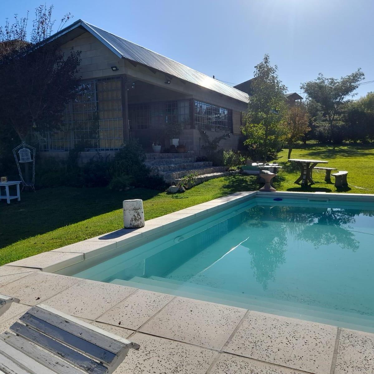 Foto de CASA EN VENTA 4AMB+DEPENDENCIA Y PILETA, imagen 5