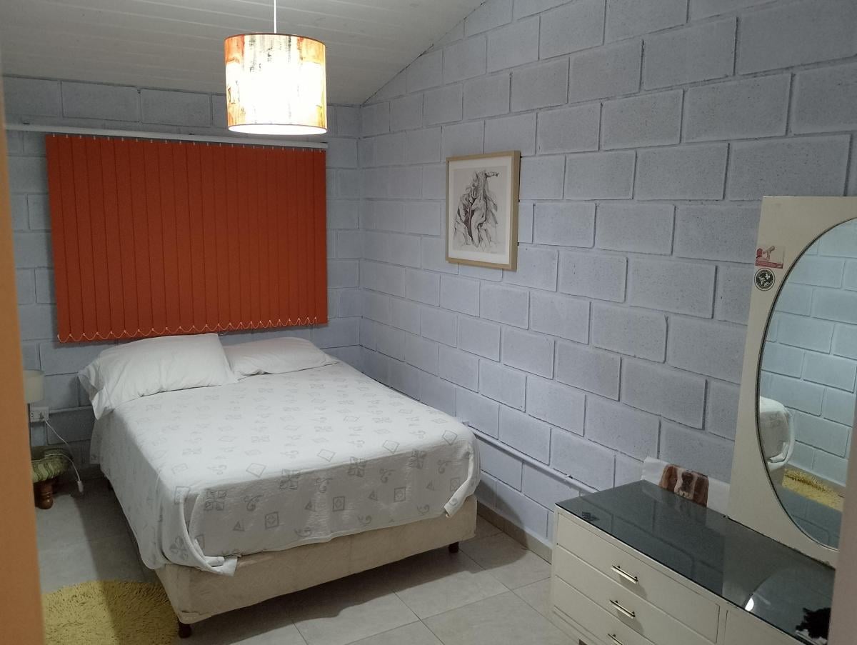 Foto de CASA EN VENTA 4AMB+DEPENDENCIA Y PILETA, imagen 2